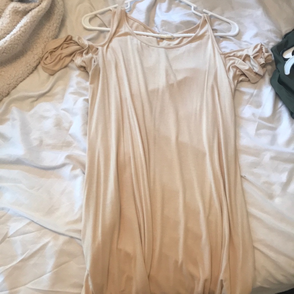 Cold should T-shirt dress with pockets